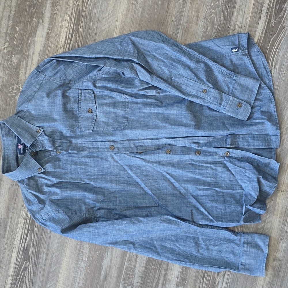 Vineyard Vines Sz M button down